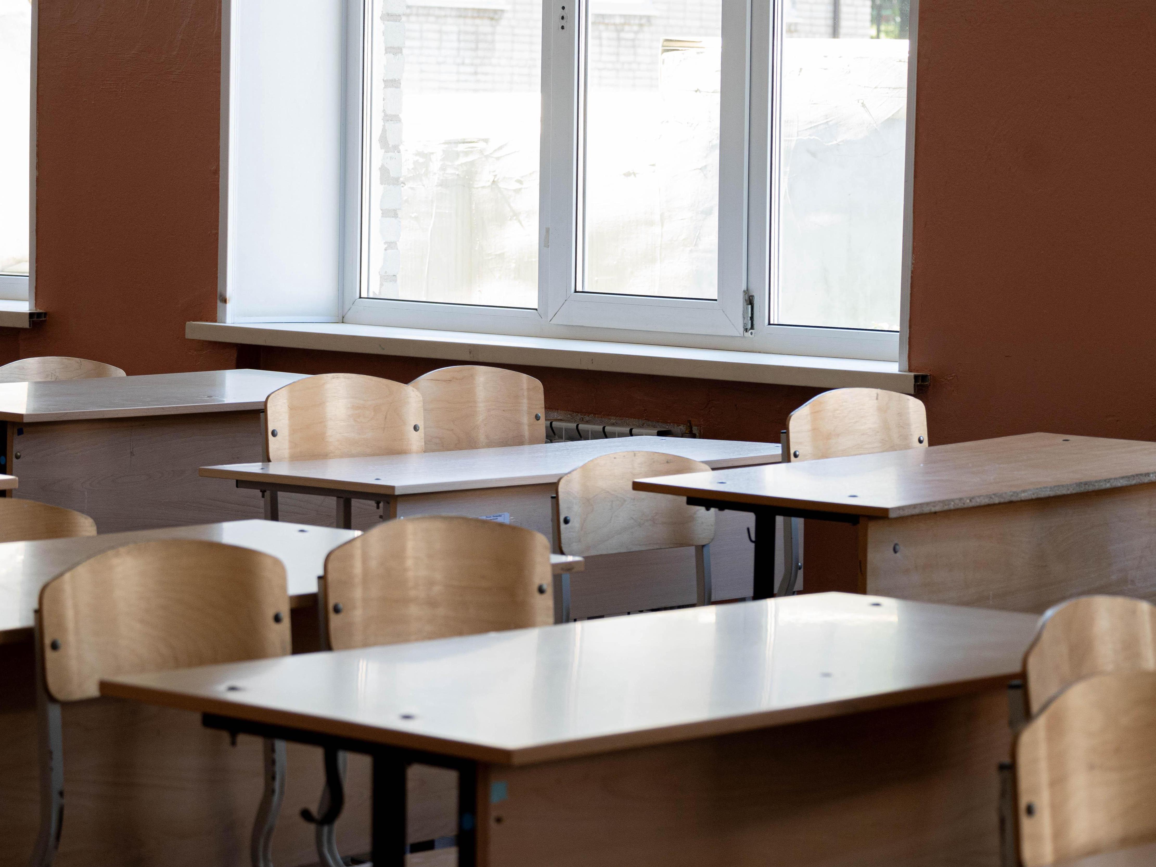 Учительницу во Владивостоке травят подростки: полиция на проверке