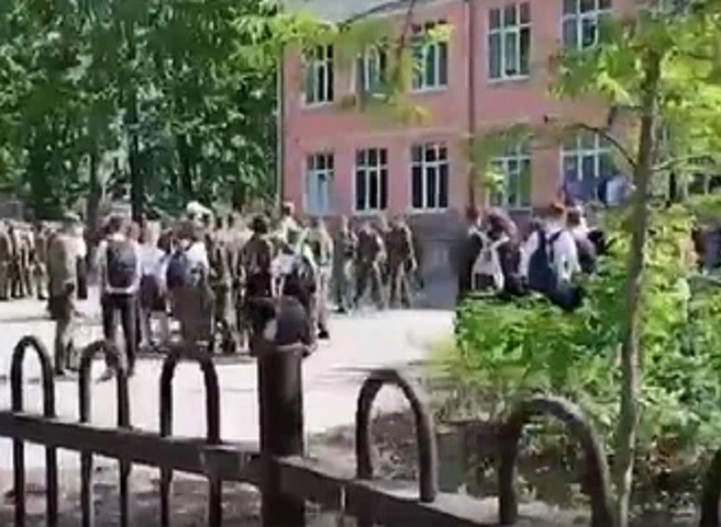 В Казани эвакуировали школу после письма от «сообщника Галявиева» | ya62.ru