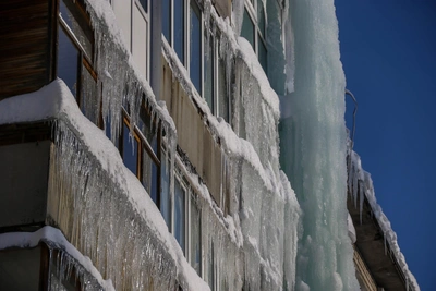 Синоптики предупреждают о лавинах с крыш в Нижнем Новгороде