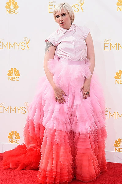 Лина Данем на церемонии «Эмми» | Источник: gettyimages.com