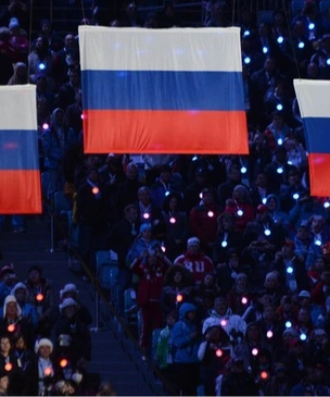 ВЦИОМ: 84% россиян гордятся флагом, 50% помнят порядок цветов