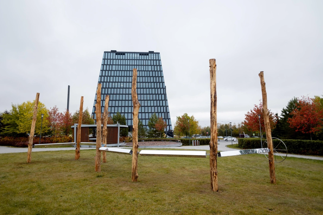 Франциско Инфанте-Арана, Нонна Горюнова. «Машина в лесу». | Источник: архивы пресс-служб