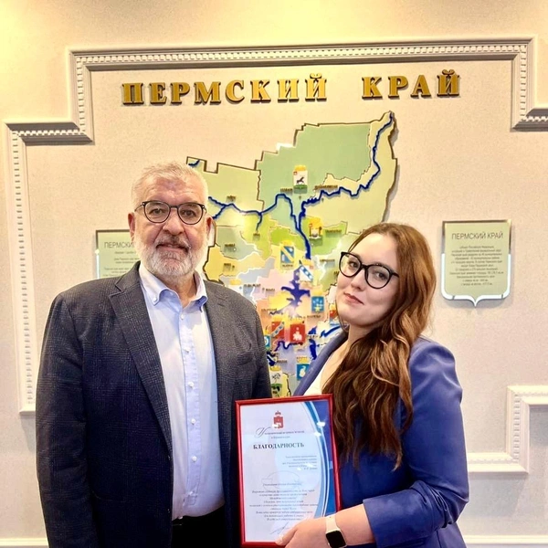 Фото, которое Игорь Сапко выложил 29 октября — с бородой и в новых очках | Источник: Игорь Сапко / Vk.com