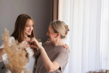 «Как убедить маму, что меня не изнасилуют, когда я иду поздно гулять?»