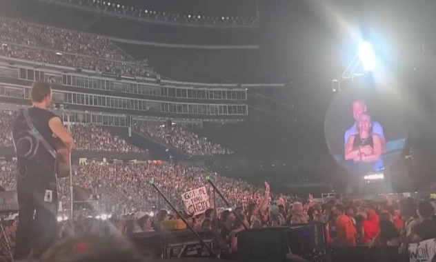 «Его тело — его дело»: психолог Рубцова о скандале с изменой на концерте Coldplay
