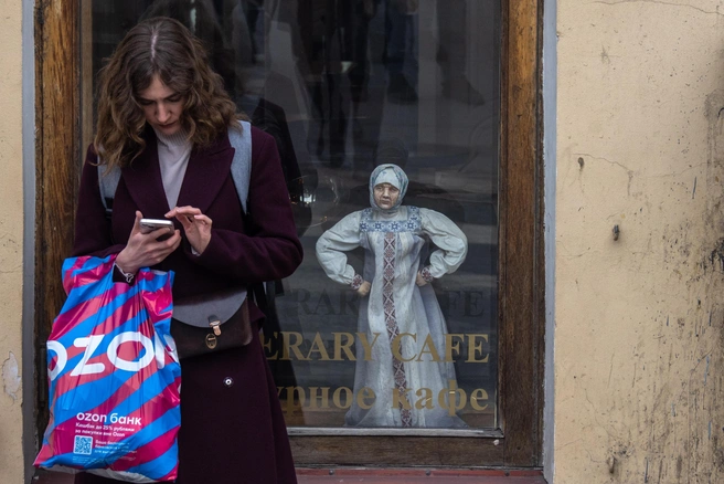 Зачем идти в торговый центр, если всё, что нужно, можно купить в интернете | Источник: Михаил Огнев / FONTANKA.RU