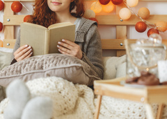 16 лучших книг для уютного чтения осенним вечером