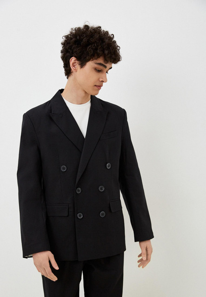 Черный двубортный пиджак 