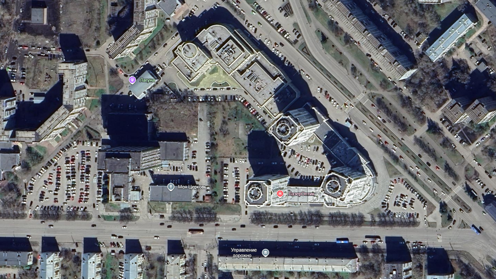 Вид на участок со спутника до и после строительства ЖК «Фрегат» | Источник: earth.google.com