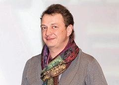 Марат Башаров возит новую подругу по местам, в которых бывал с женой