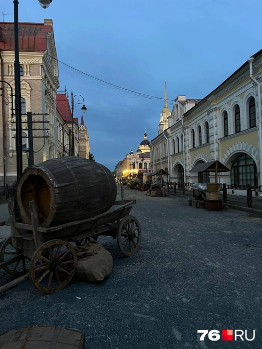Декорации оставляли на своих местах на ночь | Источник: читатель 76.RU