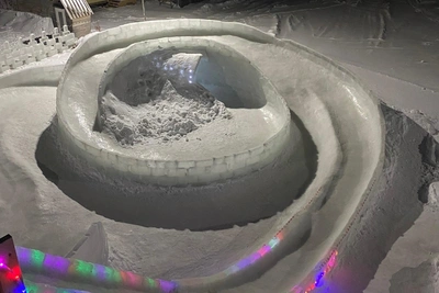 В сибирском селе построили ледяную спираль за личные средства