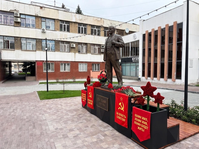 У других в душе заиграли октябрятские гимны | Источник: Семен Казьмин, AI