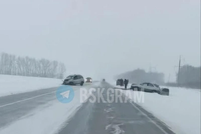 Четыре человека пострадали в аварии на Чуйском тракте