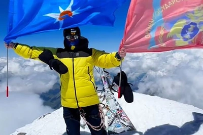 Сахалинский офицер МЧС поднялся на Эльбрус