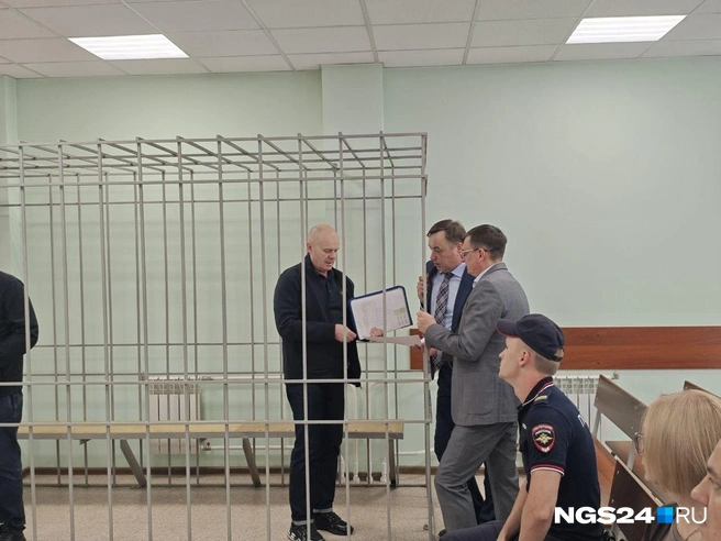 Снимки сделаны до начала заседания | Источник: NGS24.RU