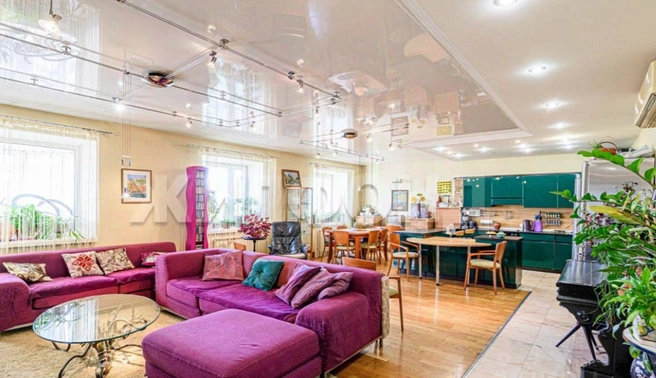 Гостиная совмещена с кухней | Источник: N1 / Жилфонд