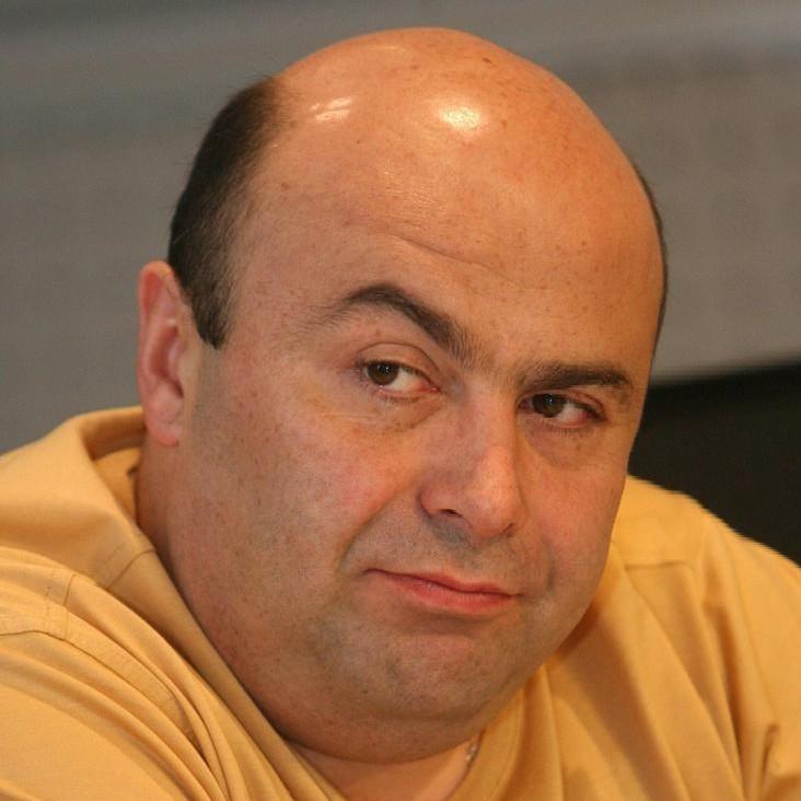 Михаила Хубутию посадили под домашний арест после признания в нападении на Юлию Ван