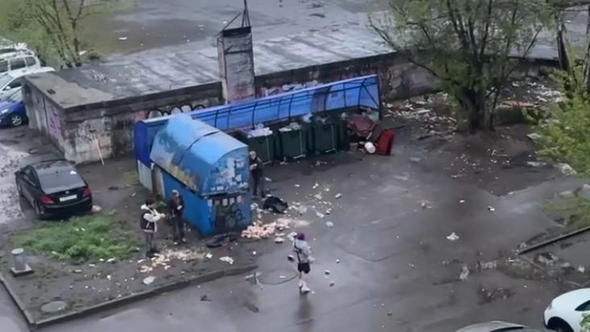 Местных жителей атаковали булками хлеба | Источник: читатель E1.RU