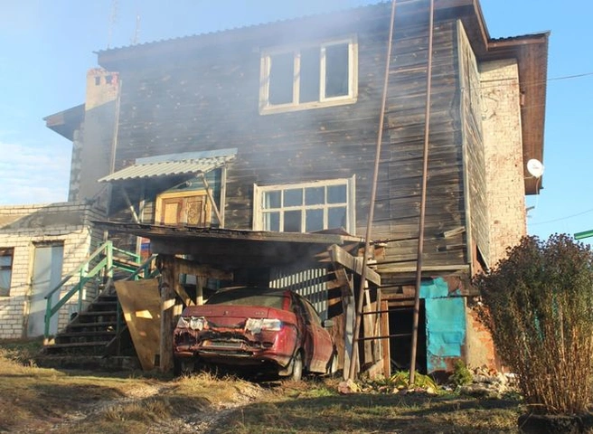 В Касимове при пожаре в историческом здании эвакуировали жителей соседних домов | ya62.ru