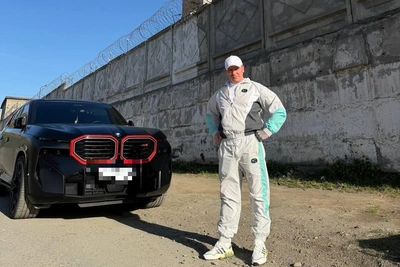 В Екатеринбурге треш-блогер попал в спецприемник после инцидента у бара