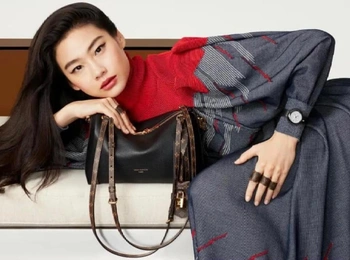 067 из «Игры в кальмара» вновь снялась для Louis Vuitton