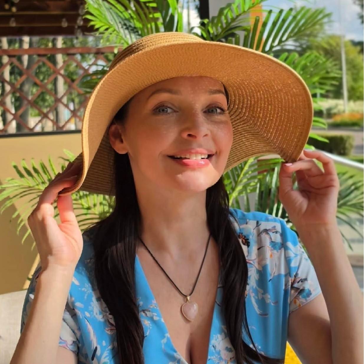Наталия Антонова подала на развод после 21 года брака
