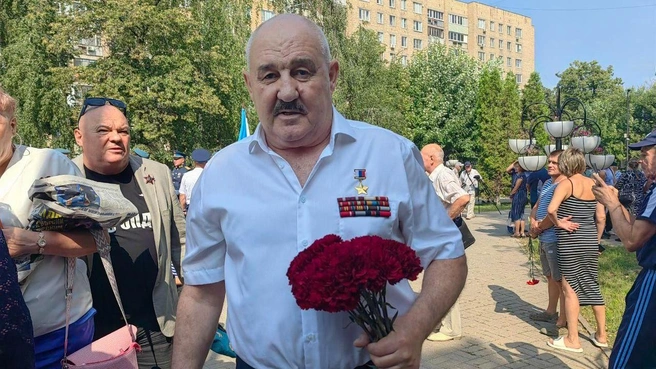 Для Героя России Святослава Голубятникова день ВДВ&nbsp;— священный праздник | Источник: Кристина Мельникова