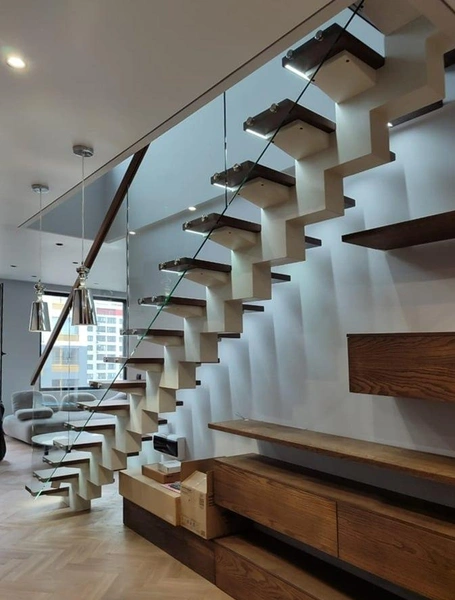 Каждая деталь проекта лестницы — это вклад в эстетику и уют вашего дома | Источник: Pramoda