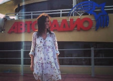 Елена Темникова впервые запела после родов