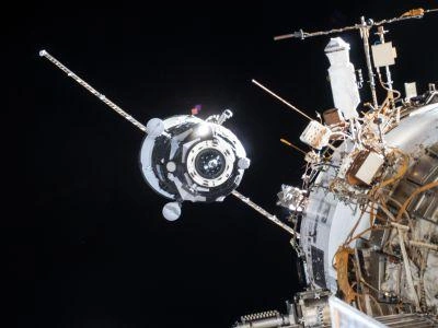 Грузовик-рекордсмен «Прогресс МС-14» ушёл на «кладбище космических кораблей» (фото) | Источник: Роскосмос