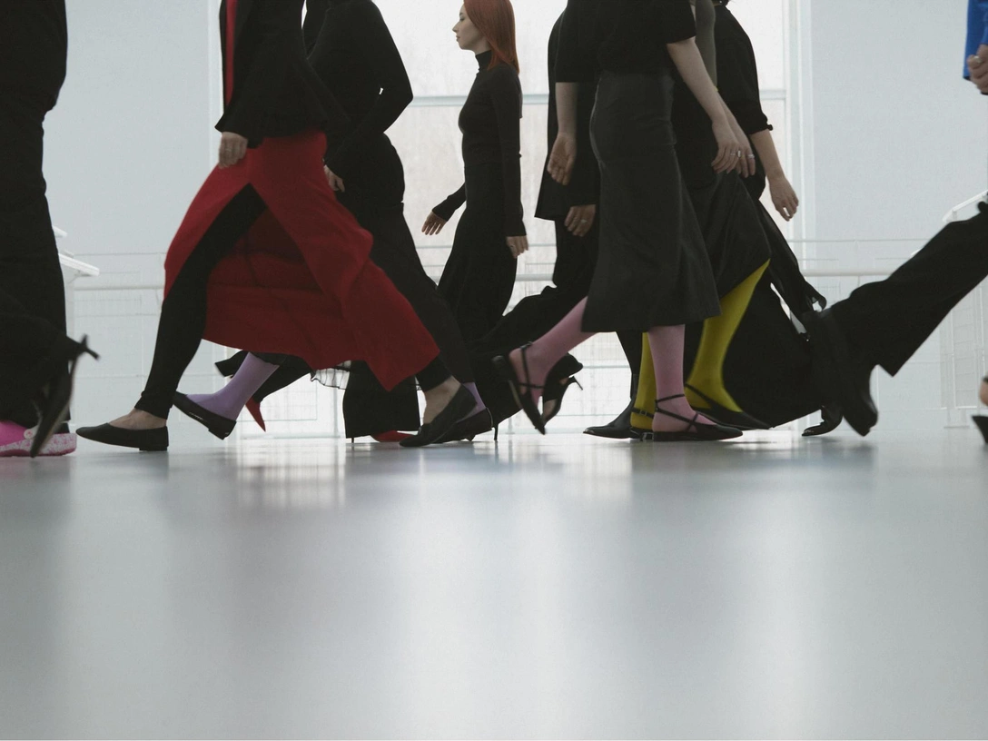 Мода нас связала: как популярные бренды объединяются и меняют индустрию до неузнаваемости | marieclaire.ru