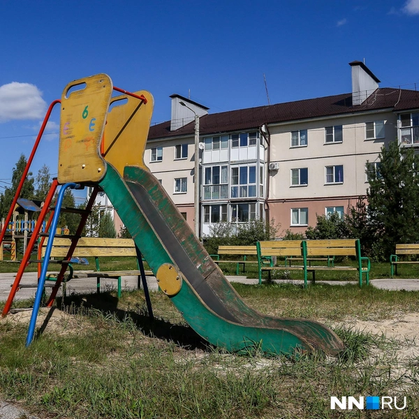 Некоторые детские площадки в квартале нуждаются в ремонте | Источник: Наталья Бурухина / NN.RU