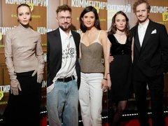 Редкий выход дочки и внучки Глаголевой и Петров, поющий дифирамбы теще: премьера фильма «Комментируй это»