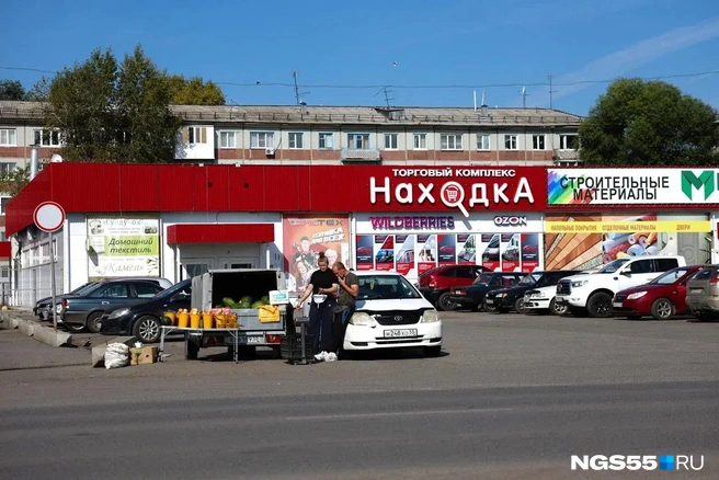 На Петра Ильичева — клондайк местной торговли | Источник: Евгений Софийчук / NGS55.RU