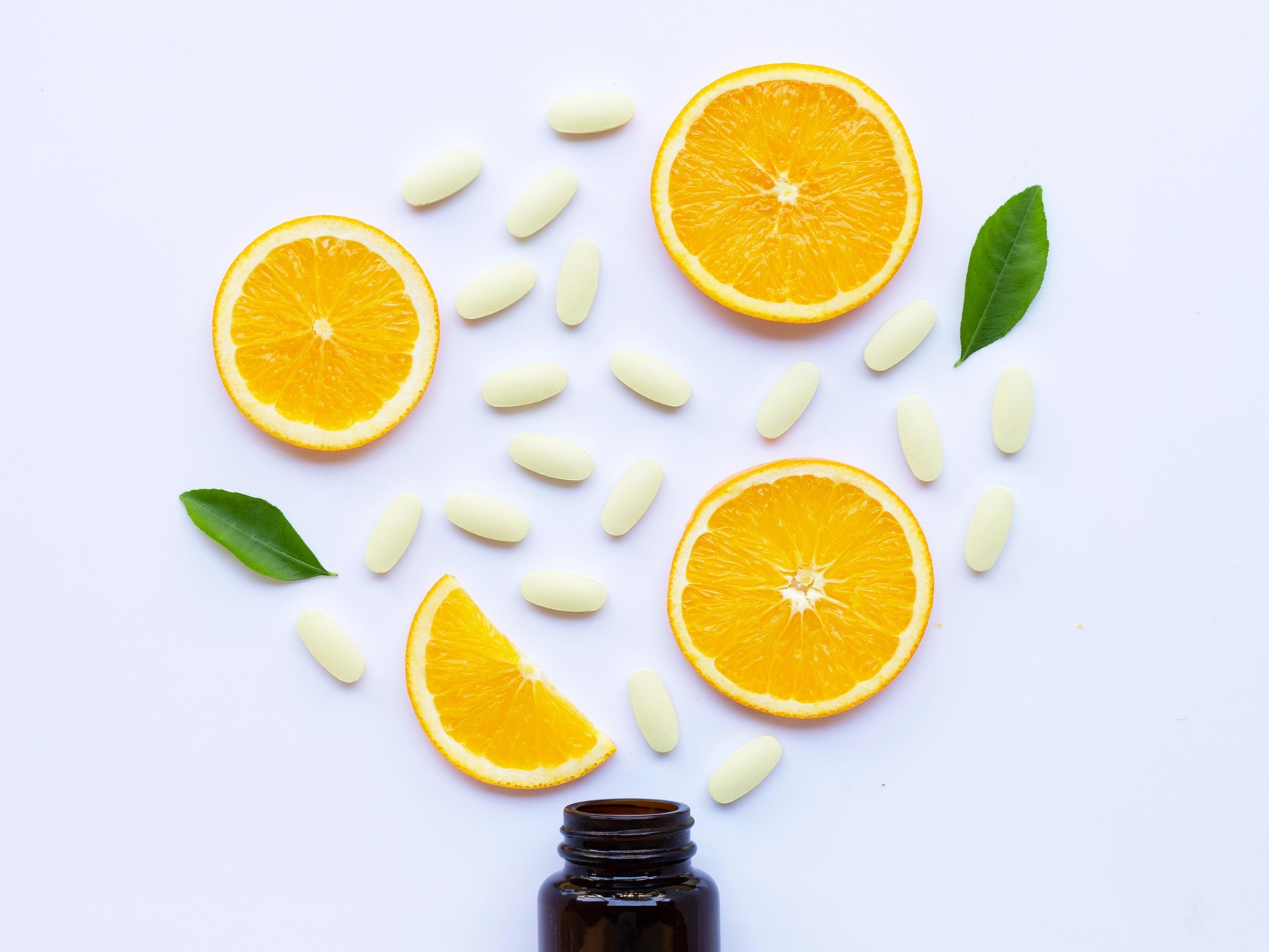 6 витаминов, которые опасно принимать без назначения врача | MARIECLAIRE