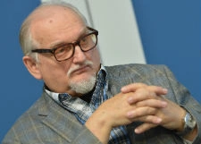 Автор музыки к «Джентльменам удачи» находится в реанимации после инсульта