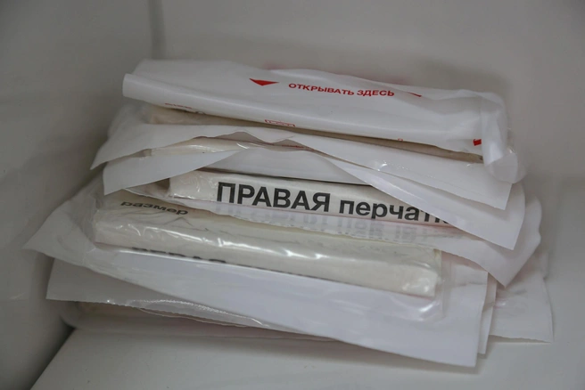Перчатки различаются — на правую и на левую руки 