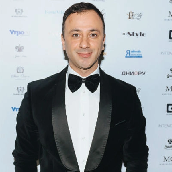 Актер театра и кино, телеведущий Юрий Аскаров | Источник: Пресс-служба