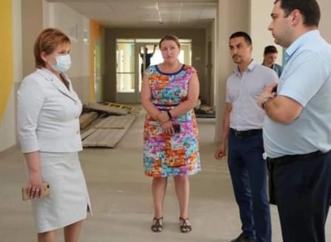 Сорокина проверила ход строительства новой школы в Горроще | ya62.ru
