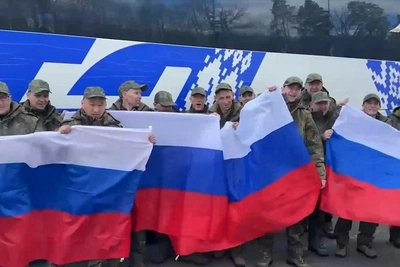 «Был дважды ранен»: ярославца вернули домой из украинского плена