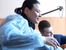 Дочь Сергея Шойгу и рэпер ST привезли гуманитарную помощь детям Донбасса