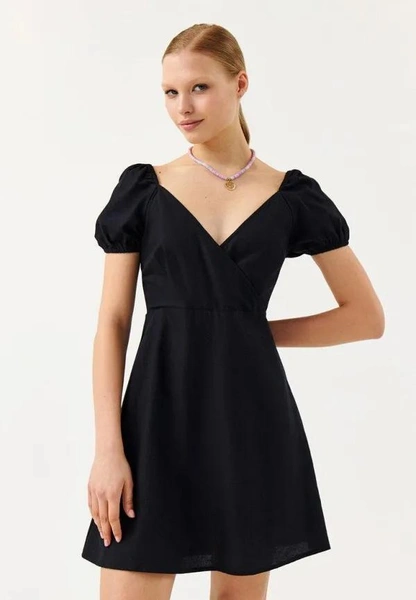 Платье BefreeЦена: 1 889 руб.Где купить: lamoda.ru