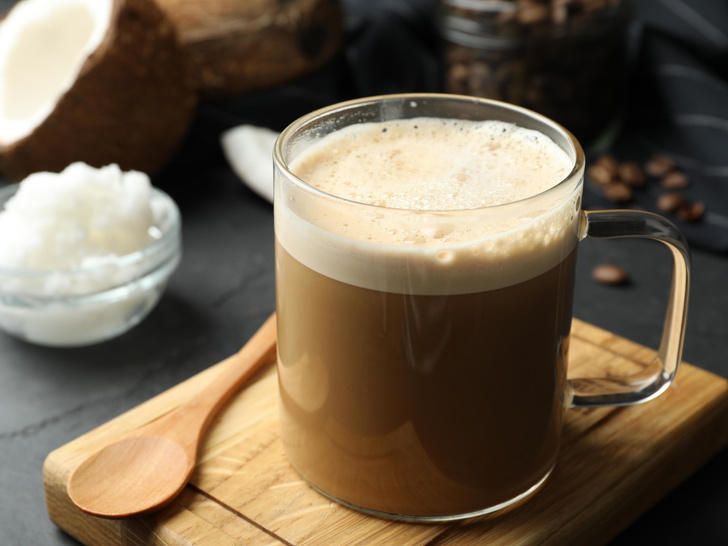 Любимый «энергетик» Силиконовой долины: как приготовить кофе с кокосовым маслом, который сделает вас бодрее и продуктивнее