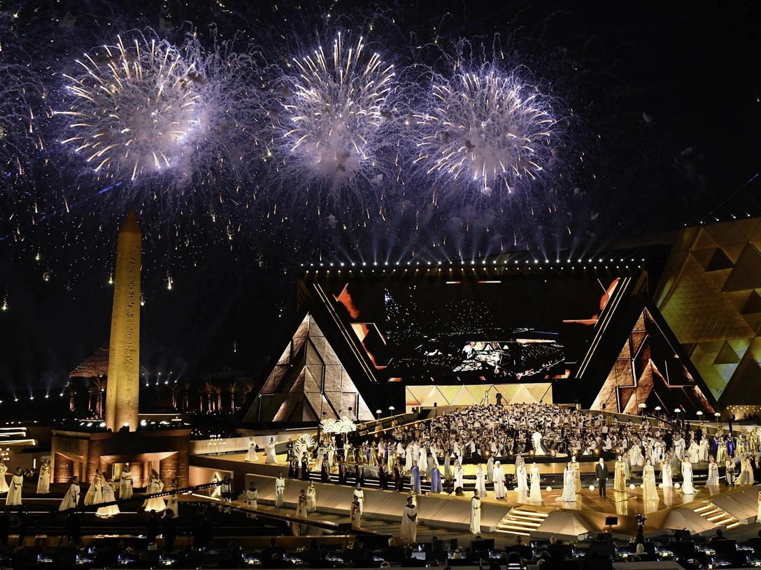 Королева Рания, князь Альбер и наследный принц Абу-Даби: королевский свет на открытии Большого Египетского музея | marieclaire.ru