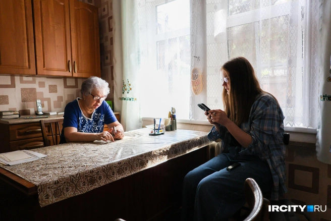 Нас «принимает» Наталья Васильевна — внучка легендарной Елены Лохэ | Источник: Ксения Филимонова / IRCITY.RU