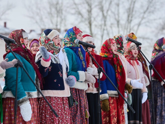 На сцене выступил фольклорный коллектив. | Источник: Александр Ощепков / NGS.RU