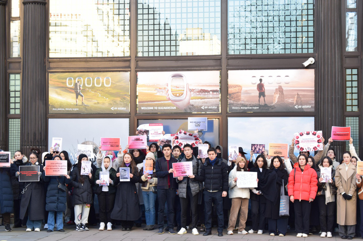 #НетОправданий! Казахстанки в Лондоне вышли на митинг против насилия