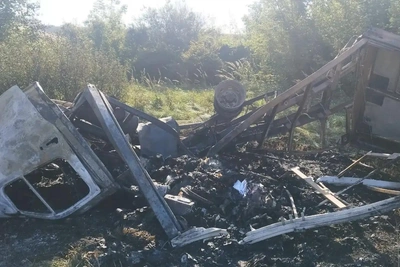 «Газель» сгорела в кювете: двое пострадали