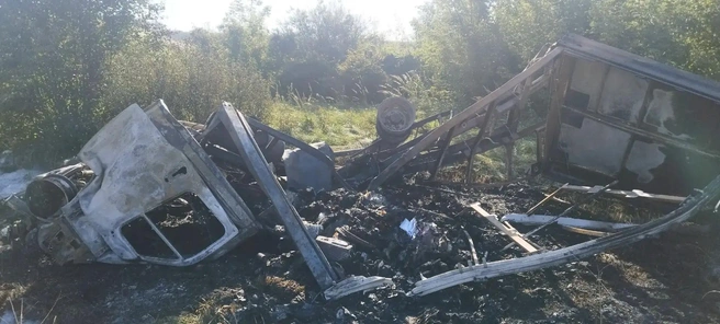В Шарлыкском районе сгорела слетевшая в кювет «Газель» — пострадали двое | Источник: УМВД России по Оренбургской области